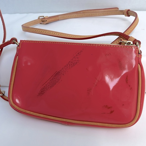 DOONEY & BOURKE pink patent leather LEXI crossbody bag - Picture 5 of 7